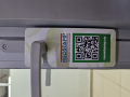 Дорхенгер с QR-кодом в Уфе — печать рекламных подвесок со ссылкой на промо-страницу