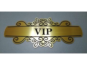 Декоративная фигурная табличка «VIP» — изделия из оргстекла Уфа — НеоШтамп