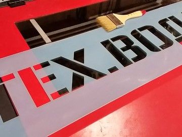 Изготовление трафаретов из пластика в Уфе — лазерная резка для нанесения логотипов и надписей